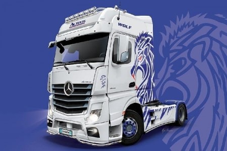 Italeri 1:24 - Mercedes-Benz Actros MP4 Giga Space